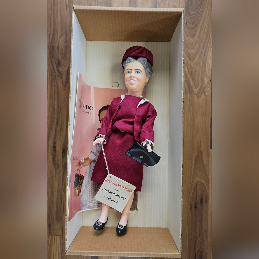 Vintage Collectible Effanbee Eleanor Roosevelt #7642 1985 Great Moments History